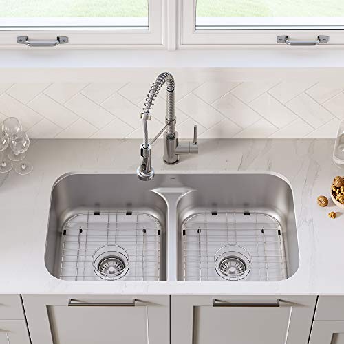 Ellis Kitchen Combo Set with 33-inch 16 Gauge Undermount Kitchen Sink and Bolden 18-inch Pull-Down Commercial Style Kitchen Faucet, Spot Free Stainless Steel Finish