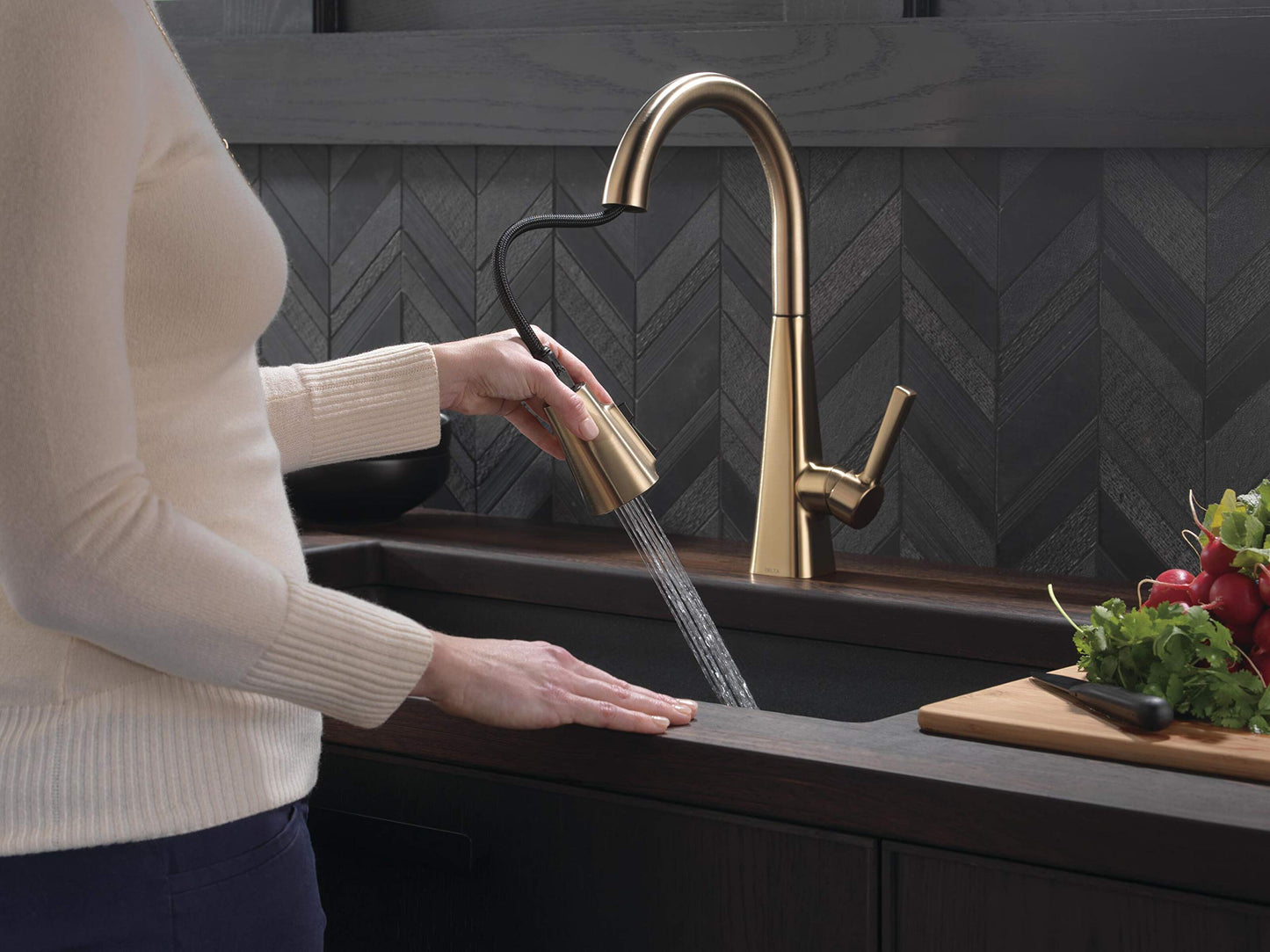 Gold Kitchen Faucets with Pull Down Sprayer, Kitchen Sink Faucet with Magnetic Docking Spray Head, Faucet for Kitchen Sink, Champagne Bronze